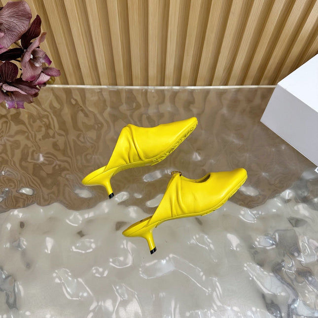 LOEWE 26S PEBBLE SOFT MULE IN YELLOW LAMBSKIN GOLD HARDWARE