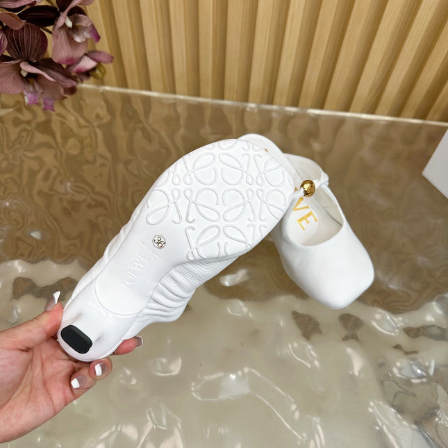 LOEWE 26S PEBBLE SOFT MULE IN WHITE LAMBSKIN GOLD HARDWARE