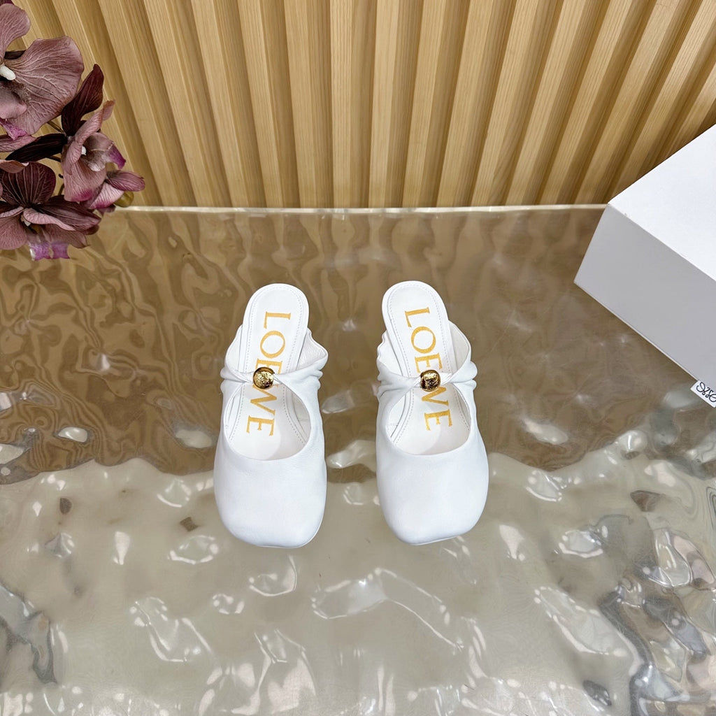 LOEWE 26S PEBBLE SOFT MULE IN WHITE LAMBSKIN GOLD HARDWARE