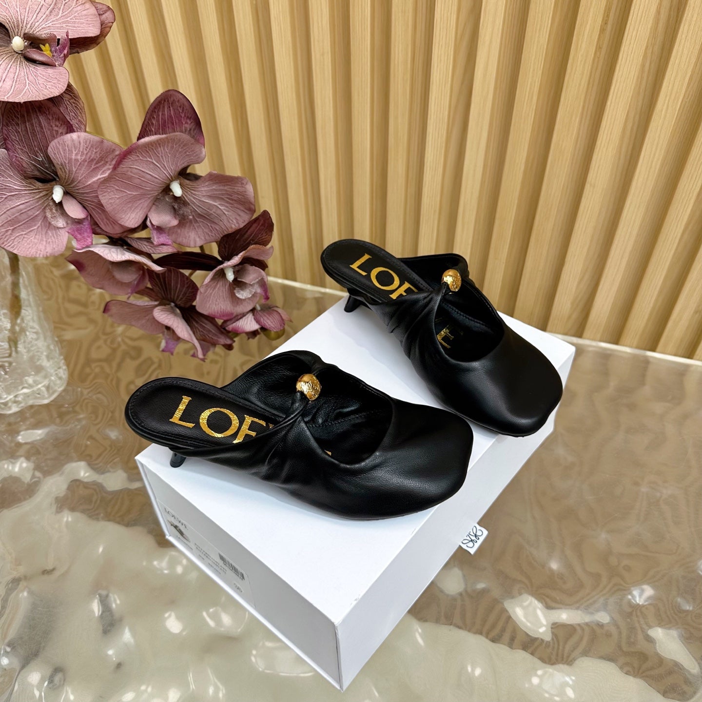 LOEWE 26S PEBBLE SOFT MULE IN BLACK LAMBSKIN GOLD HARDWARE