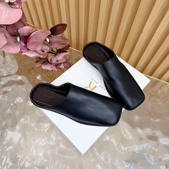 THE ROW 26S SQUARE TOE MULE FLATS IN BLACK CALFSKIN