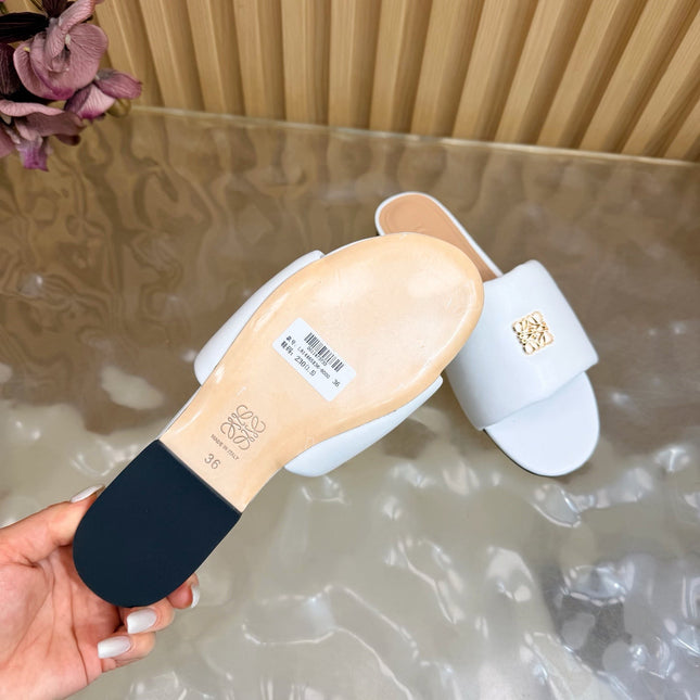 LOEWE 26S SLIDE SANDALS IN WHITE ANAGRAM PADDED LAMBSKIN