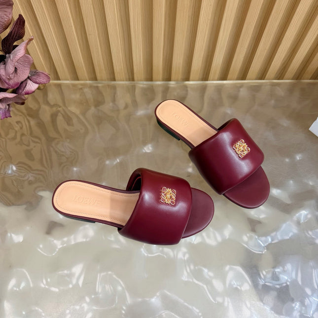 LOEWE 26S SLIDE SANDALS IN BURGUNDY RED ANAGRAM PADDED LAMBSKIN