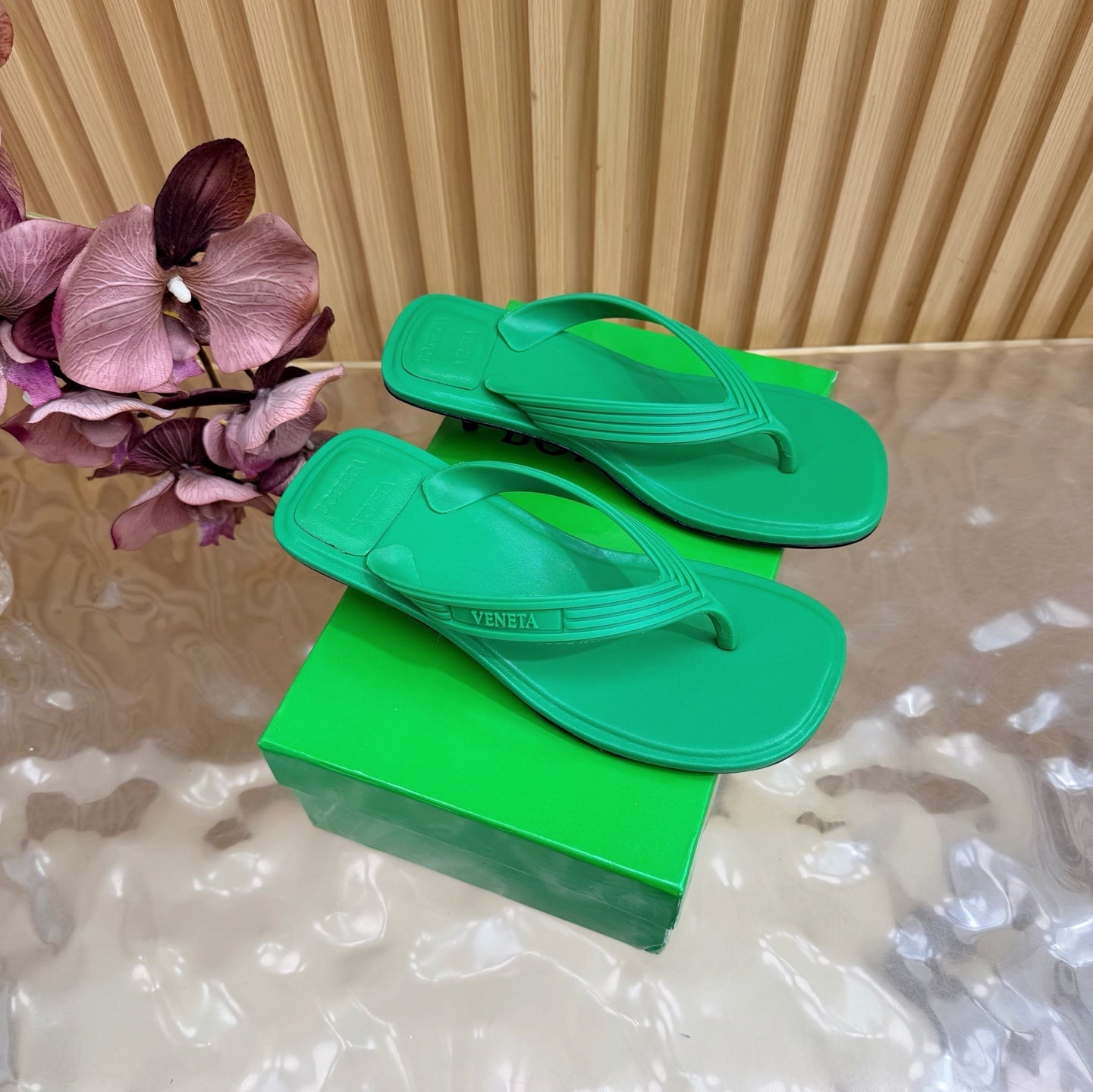 BOTTEGA VENETA 26S HIGH-HEEL THONG SANDALS IN GREEN TPU