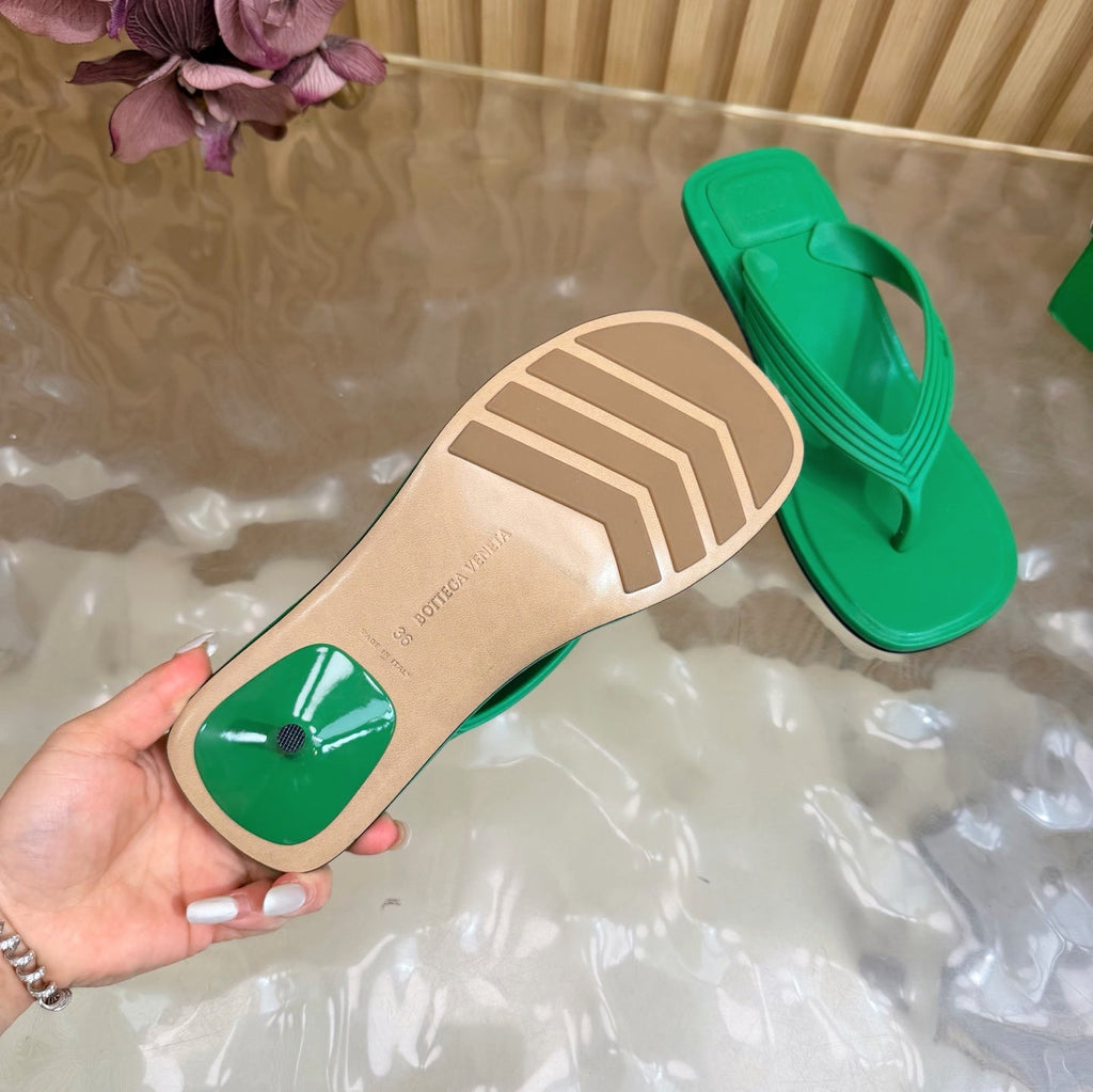 BOTTEGA VENETA 26S HIGH-HEEL THONG SANDALS IN GREEN TPU