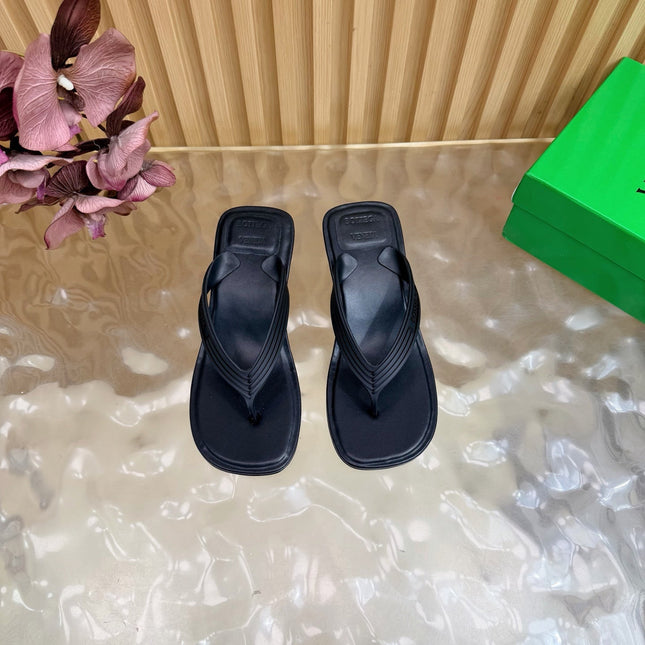 BOTTEGA VENETA 26S HIGH-HEEL THONG SANDALS IN BLACK TPU