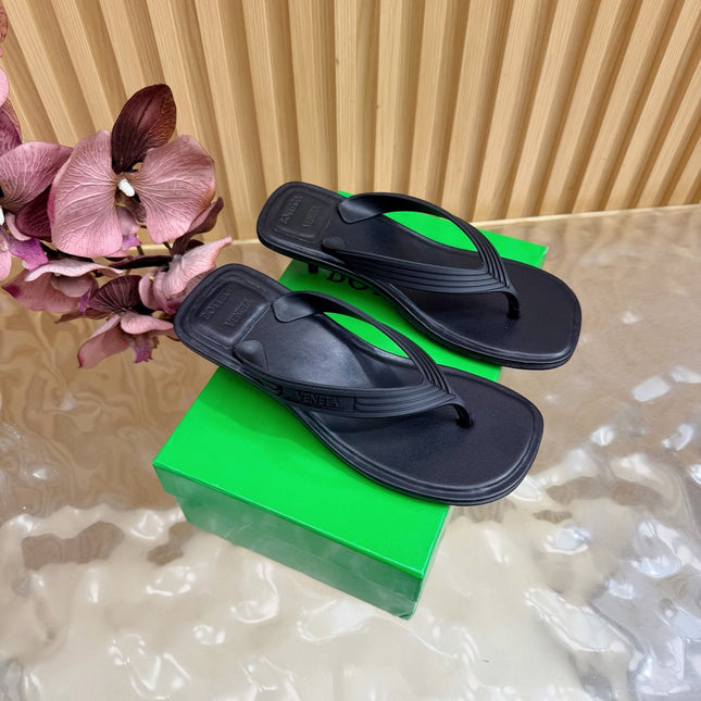 BOTTEGA VENETA 26S HIGH-HEEL THONG SANDALS IN BLACK TPU