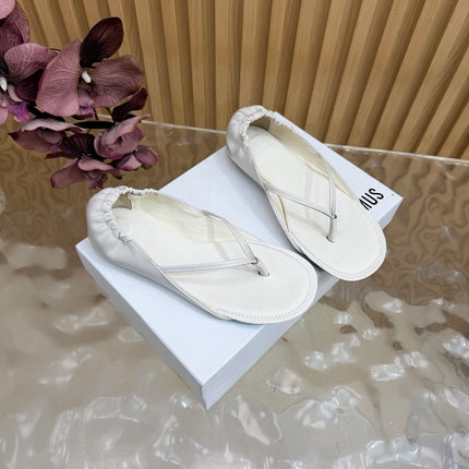 JACQUEMUS 26S CLOSED-BACK THONG SANDALS IN WHITE CALFSKIN