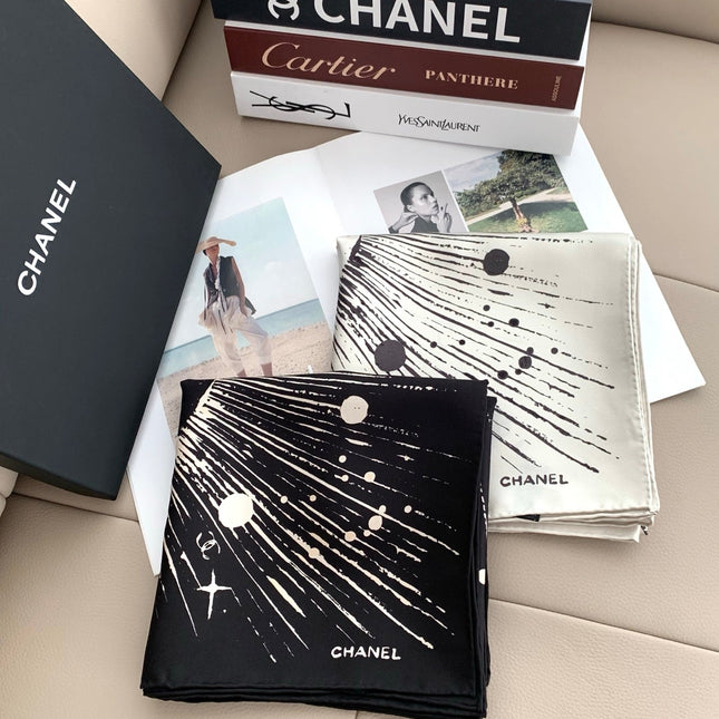 CHANEL 26S SCARF 90 IN SILK 311794