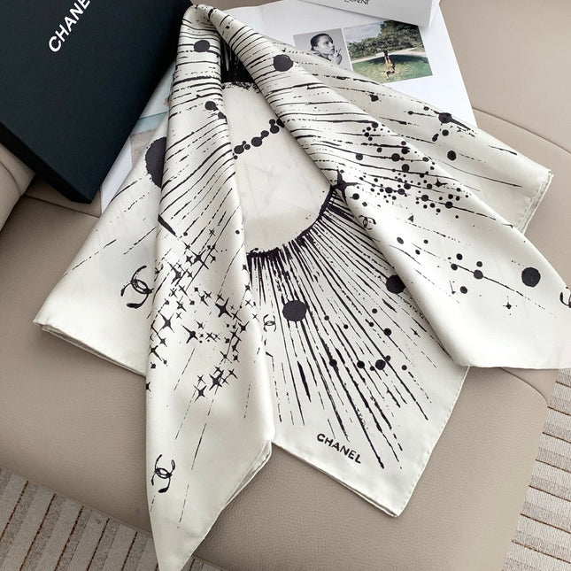 CHANEL 26S SCARF 90 IN SILK 311795