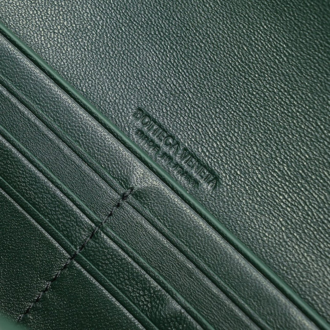 BV Long Clutch Andiamo 31 Dark Green Leather Ghw