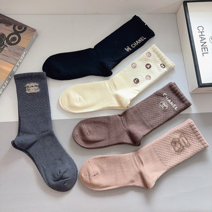 CHANEL 26S CREW SOCKS 403592 (1 BOX)