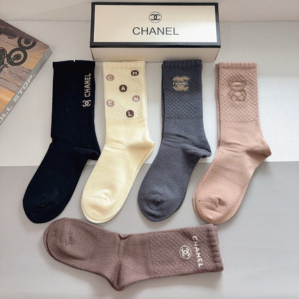 CHANEL 26S CREW SOCKS 403592 (1 BOX)