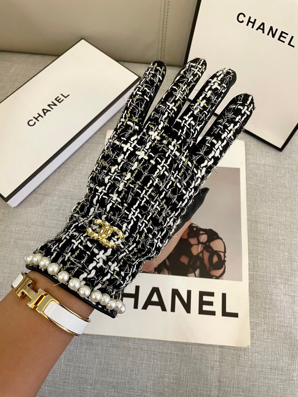 GLOVES IN BLACK MIX WHITE WOOL TWEED AND SHEEPSKIN 463846