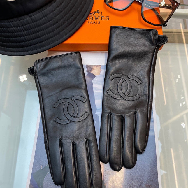 GLOVES IN BLACK LAMBSKIN 463840