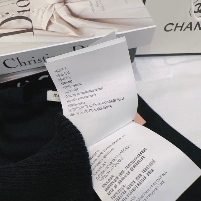 MIUMIU SWEATER STYLE 722