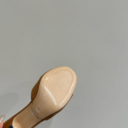 JACQUEMUS 26S HIGH-HEEL SANDALS IN BROWN CROC-EMBOSSED SUEDE