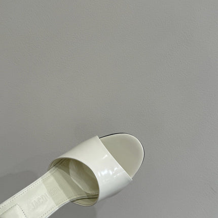 JACQUEMUS 26S HIGH-HEEL SANDALS IN CREAM WHITE LAMBSKIN