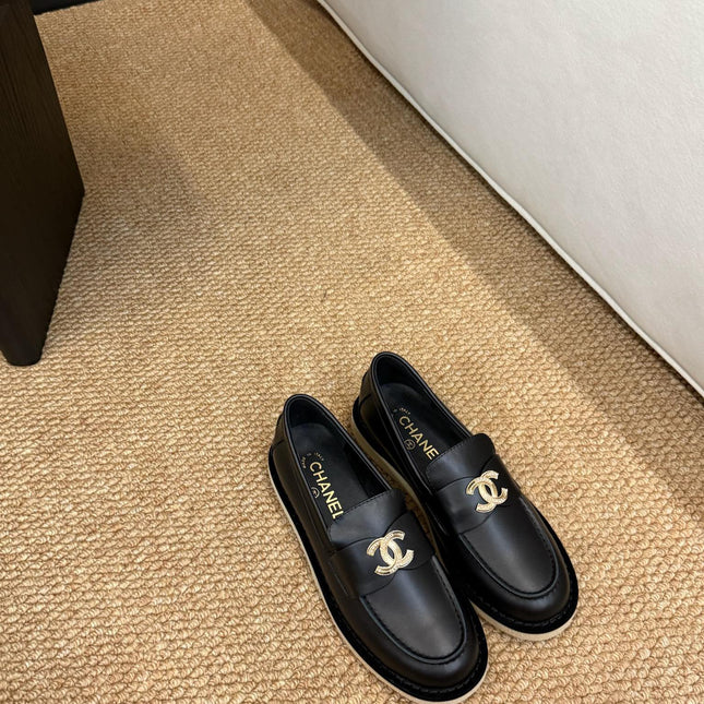 CHANEL 26S LOAFER IN BLACK CALFSKIN CC LOGO