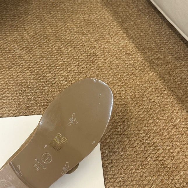 CHANEL 26S MARY JANE FLATS IN CARAMEL BROWN SUEDE CC LOGO