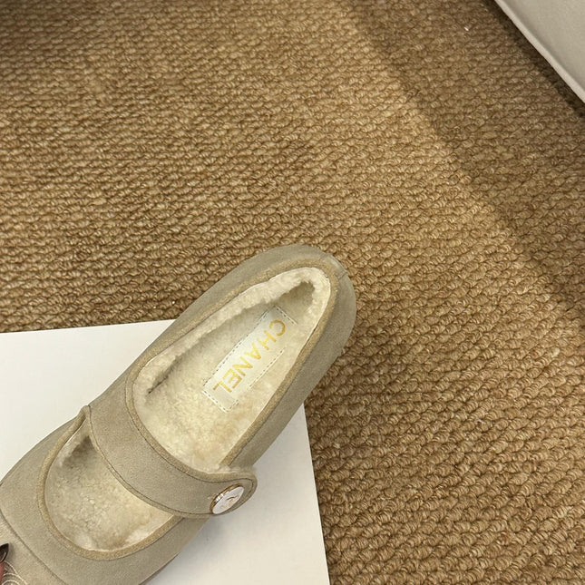 CHANEL 26S MARY JANE FLATS IN BEIGE SUEDE SHEARLING LINING CC LOGO