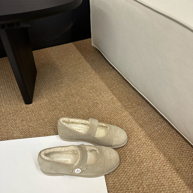 CHANEL 26S MARY JANE FLATS IN BEIGE SUEDE SHEARLING LINING CC LOGO