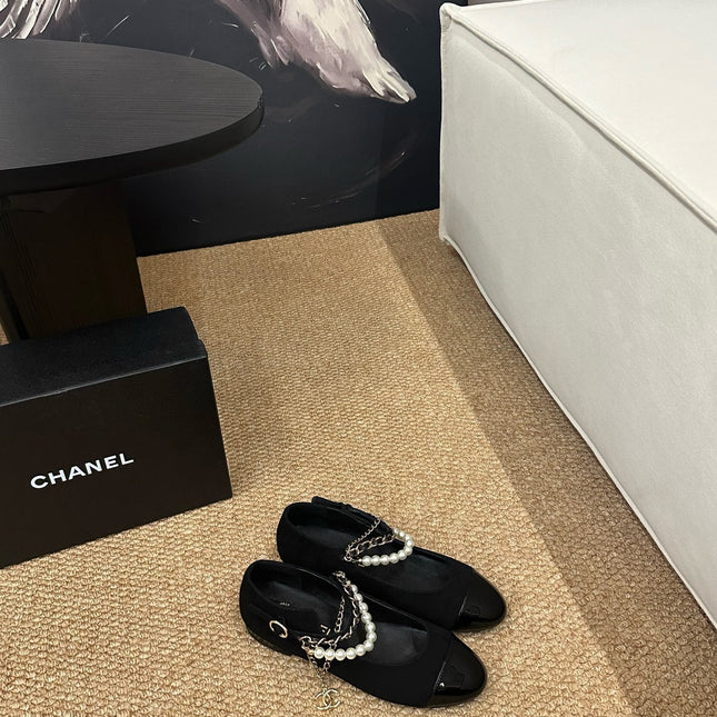 CHANEL 26S MARY JANE PEARL STRAP FLATS IN BLACK CALFSKIN