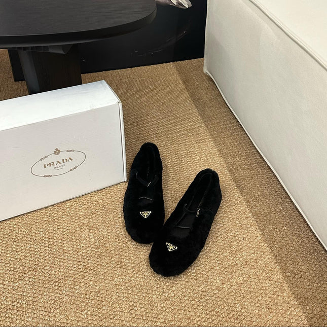 PRADA 26S SHEARLING BALLET FLATS IN BLACK