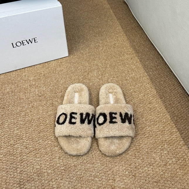LOEWE 26S FLUFFY SLIDE SANDALS IN LIGHT BROWN SHEARLING LOGO