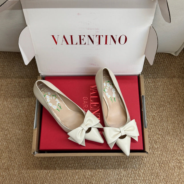 VALENTINO 26S HIGH HEEL SHOES IN OFF-WHITE CALFSKIN WITH BOW