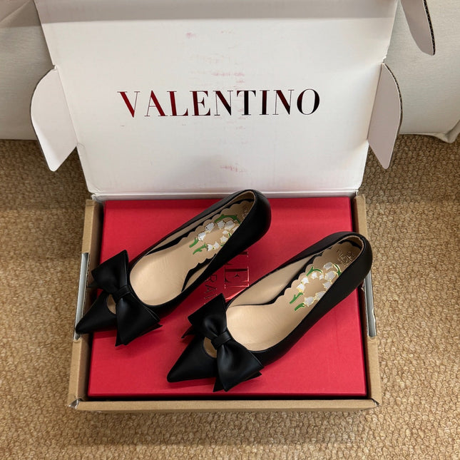 VALENTINO 26S HIGH HEEL SHOES IN BLACK CALFSKIN WITH BOW