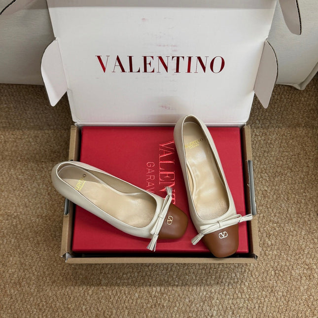 VALENTINO 26S HEELED BALLET FLATS IN BROWN AND CREAM WHITE CALFSKIN