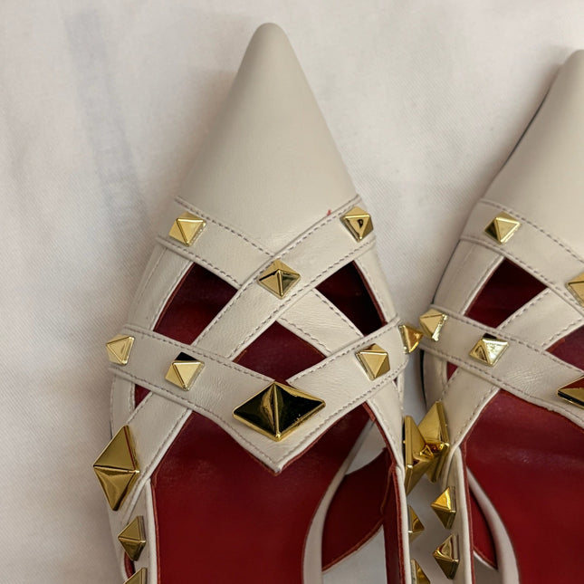 VALENTINO 26S ROCKSTUD SLINGBACK HEELS IN OFF-WHITE CALFSKIN