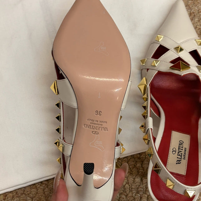VALENTINO 26S ROCKSTUD SLINGBACK HEELS IN OFF-WHITE CALFSKIN