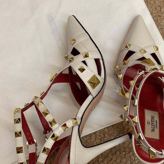 VALENTINO 26S OCKSTUD HEELS IN OFF-WHITE CALFSKIN