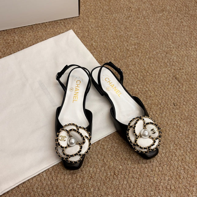 CHANEL 26S SLINGBACK FLATS IN BLACK CALFSKIN CAMELLIA PEARL