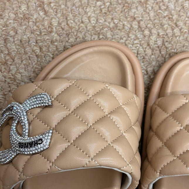 CHANEL 26S SLIDE SANDALS IN BEIGE QUILTED CALFSKIN SILVER HARDWARE