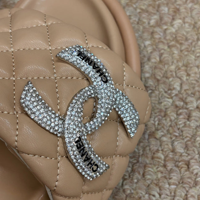 CHANEL 26S SLIDE SANDALS IN BEIGE QUILTED CALFSKIN SILVER HARDWARE