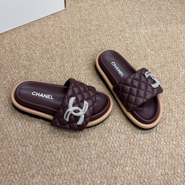 CHANEL 26S SLIDE SANDALS IN BURGUNDY RED QUILTED CALFSKIN SILVER HARDWARE