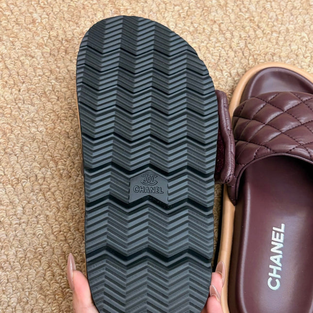 CHANEL 26S SLIDE SANDALS IN BURGUNDY RED QUILTED CALFSKIN SILVER HARDWARE