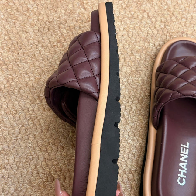 CHANEL 26S SLIDE SANDALS IN BURGUNDY RED QUILTED CALFSKIN SILVER HARDWARE