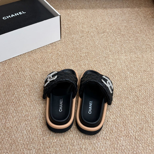 CHANEL 26S SLIDE SANDALS IN BLACK QUILTED CALFSKIN SILVER HARDWARE