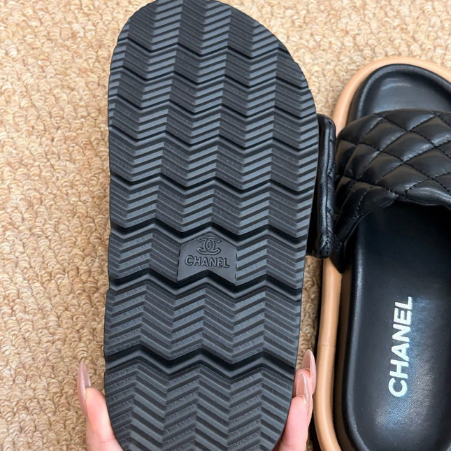 CHANEL 26S SLIDE SANDALS IN BLACK QUILTED CALFSKIN SILVER HARDWARE