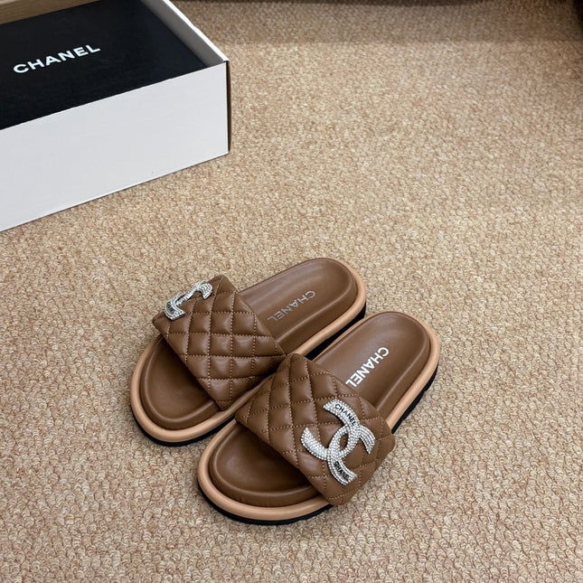 CHANEL 26S SLIDE SANDALS IN BROWN QUILTED CALFSKIN SILVER HARDWARE