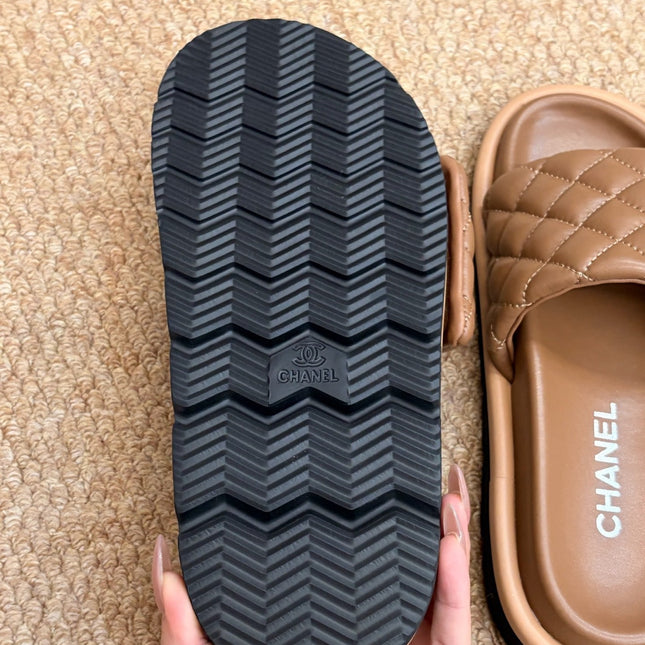 CHANEL 26S SLIDE SANDALS IN BROWN QUILTED CALFSKIN SILVER HARDWARE