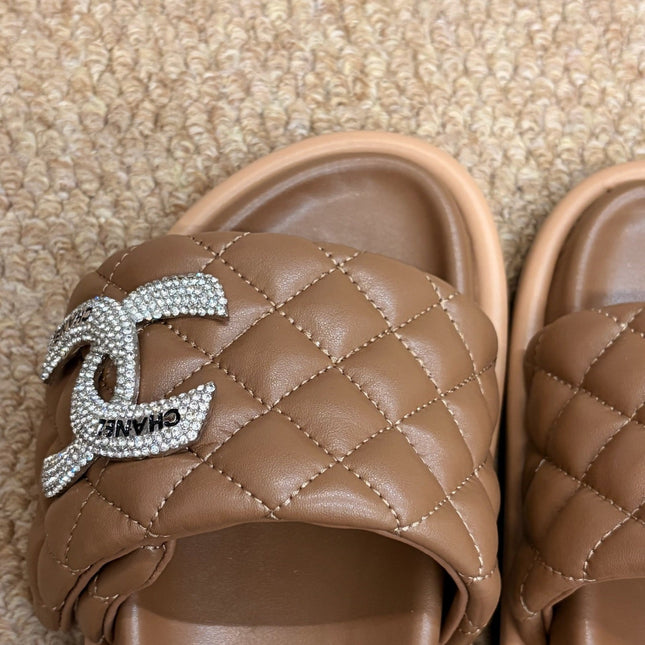 CHANEL 26S SLIDE SANDALS IN BROWN QUILTED CALFSKIN SILVER HARDWARE