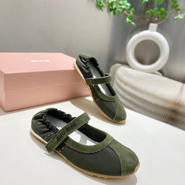 MIUMIU 26S RUCHES NAPPA BALLERINAS IN ARMY GREEN SUEDE AND FABRIC