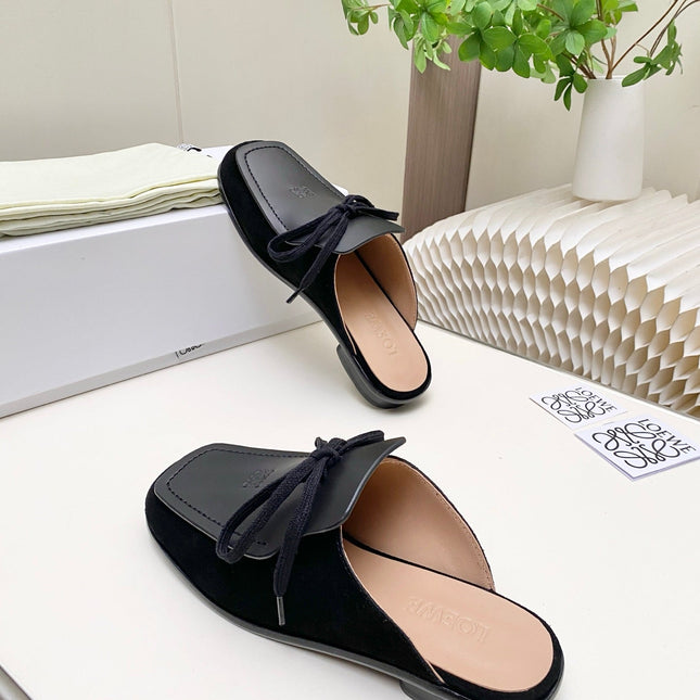 LOEWE 26S FLAT MULES IN BLACK CALFSKIN AND SUEDE
