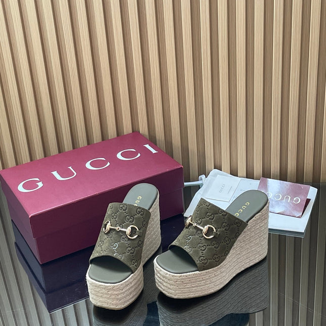 GUCCI 26S WEDGE SANDALS 110 MM IN OLIVE GREEN SUEDE GG MONOGRAM