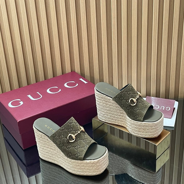 GUCCI 26S WEDGE SANDALS 110 MM IN OLIVE GREEN SUEDE GG MONOGRAM